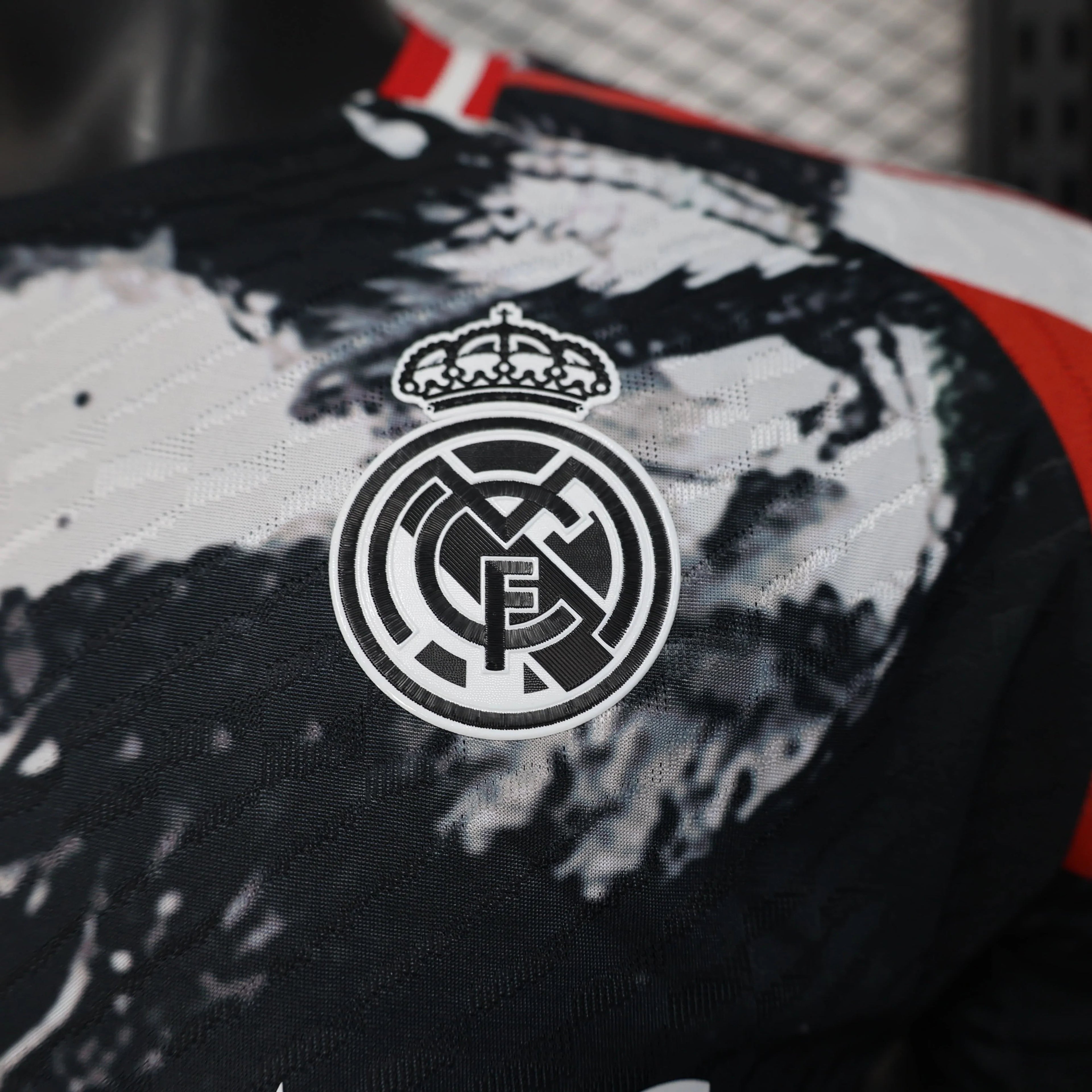 Maillot Réal Madrid concept 2025-2026 de Le 12 -ème Maillot, vue de face avec logo et design moderne.