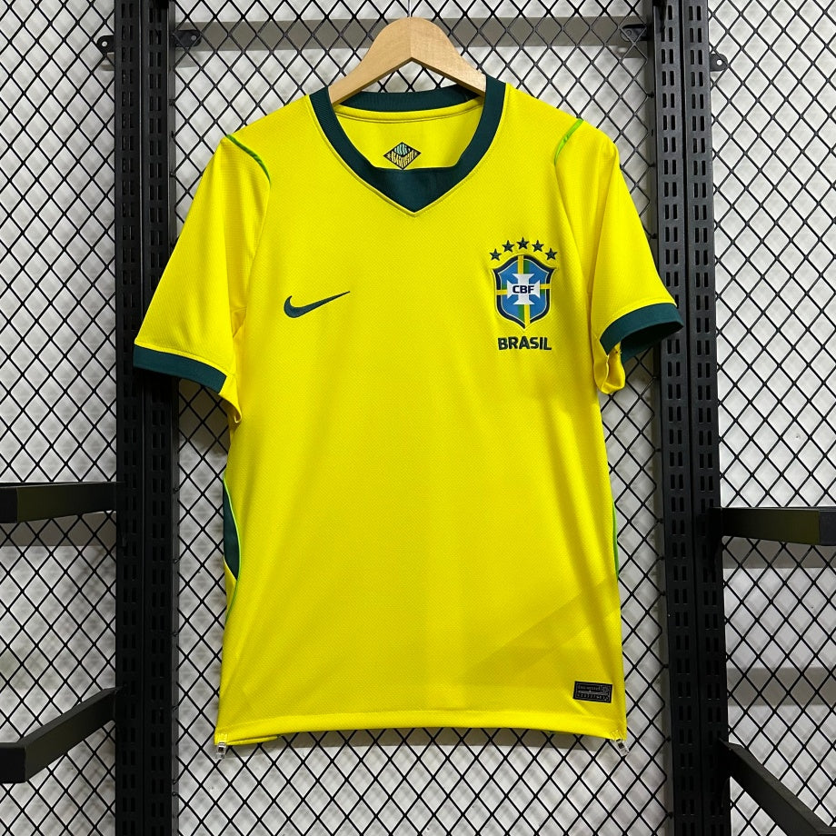 Maillot domicile Brésil 25/26 Le 12 -ème Maillot, maillot de football avec logo et design officiel, vue de face sur fond blanc