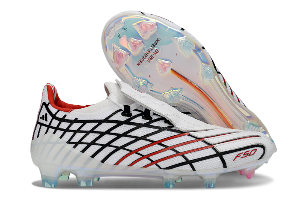 Crampons F50 de la marque Le 12 -ème Maillot, fixation robuste pour équipement de montagne, visibles en gros plan.