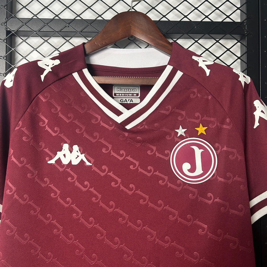Maillot domicile Juventus Atletico 25/26 Le 12-ème, maillot de football avec logo et design officiel sur le terrain.
