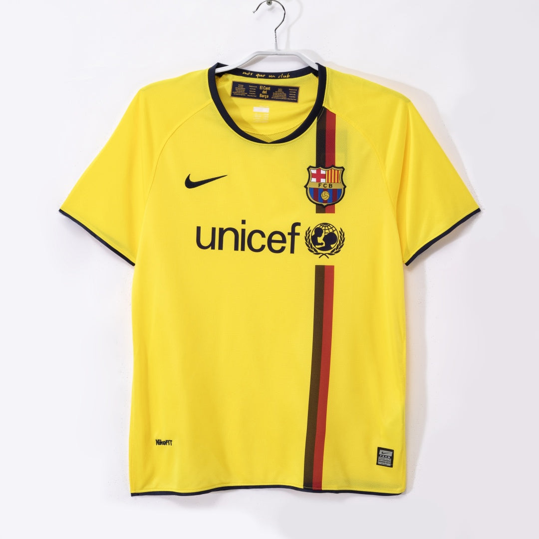 Maillot extérieur rétro du FC Barcelone 2008-2009, signé Le 12 -ème Maillot, vue de face avec logo et détails du design.