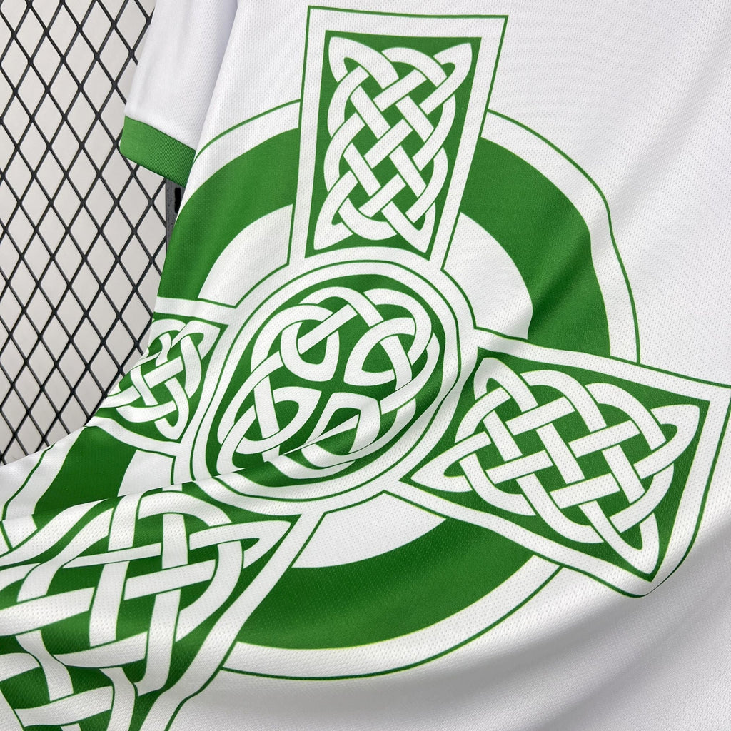Maillot de football Irlande Concept 2026 de Le 12 -ème Maillot, vue de face, devant avec logo et détails design.