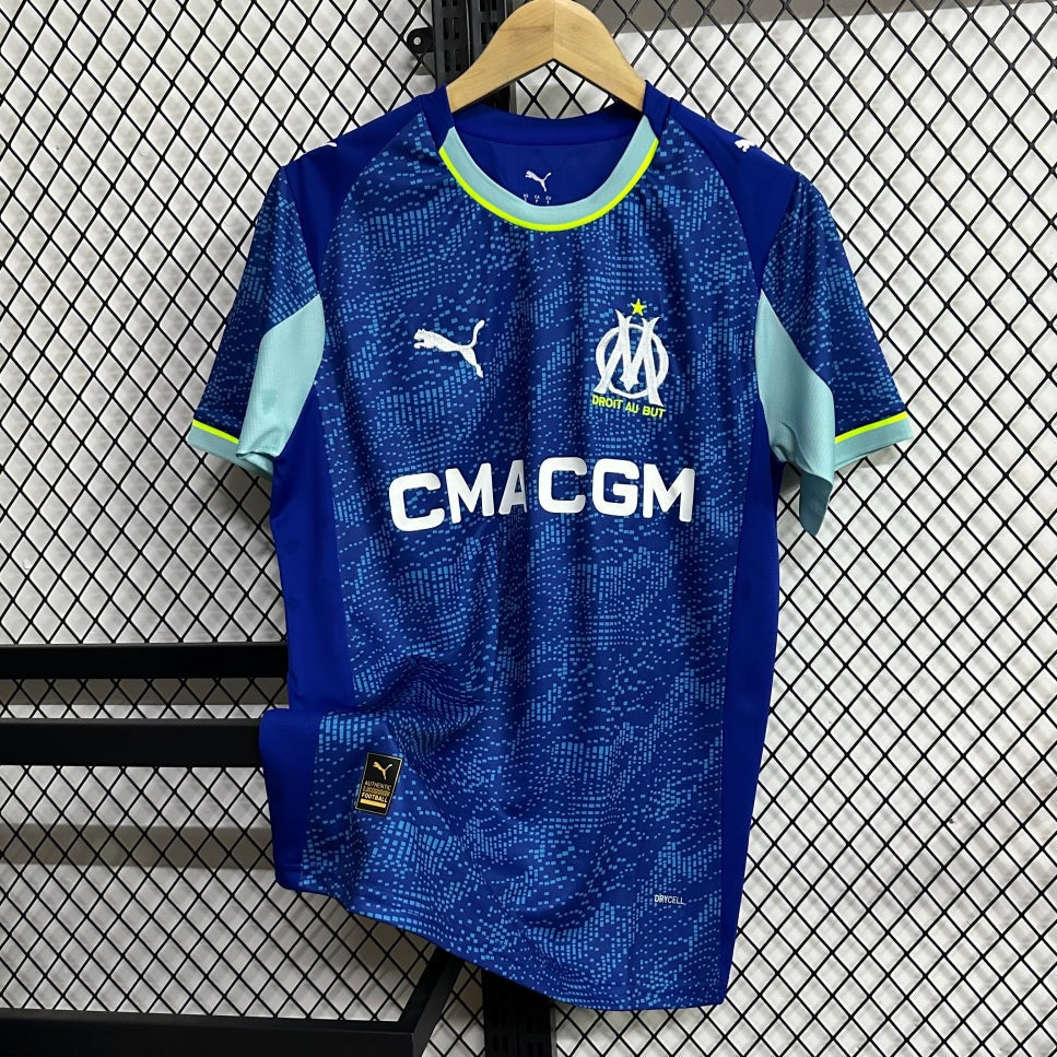 Maillot third Marseille 25/26 de Le 12 -ème Maillot, vue de face avec logo et détails du maillot de football.
