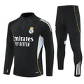Ensemble de football Real Madrid noir 25/26, maillot spécial de la marque Le 12 -ème Maillot, vue de face.