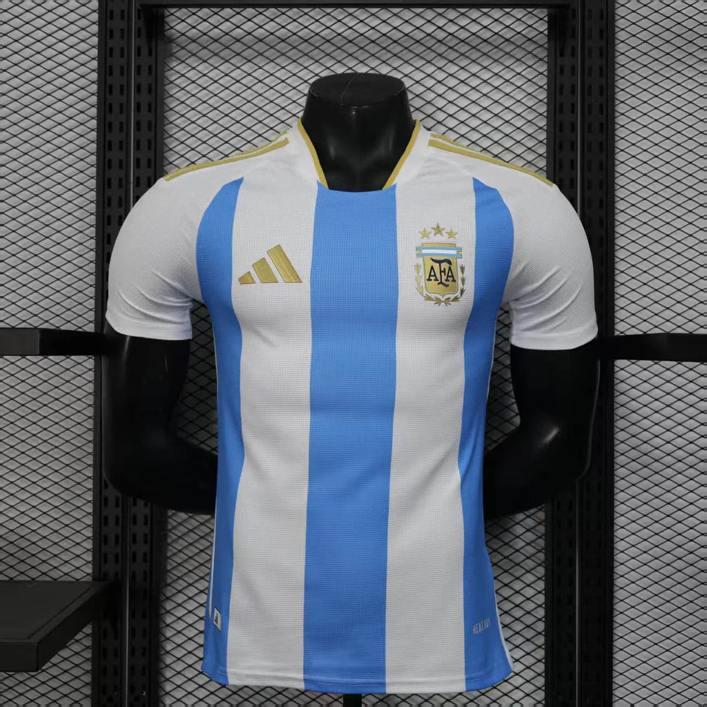 Maillot de football Argentine 2025/26, modèle Le 12 -ème Maillot, vue de face avec logo et design argenté.
