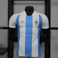 Maillot de football Argentine 2025/26, modèle Le 12 -ème Maillot, vue de face avec logo et design argenté.