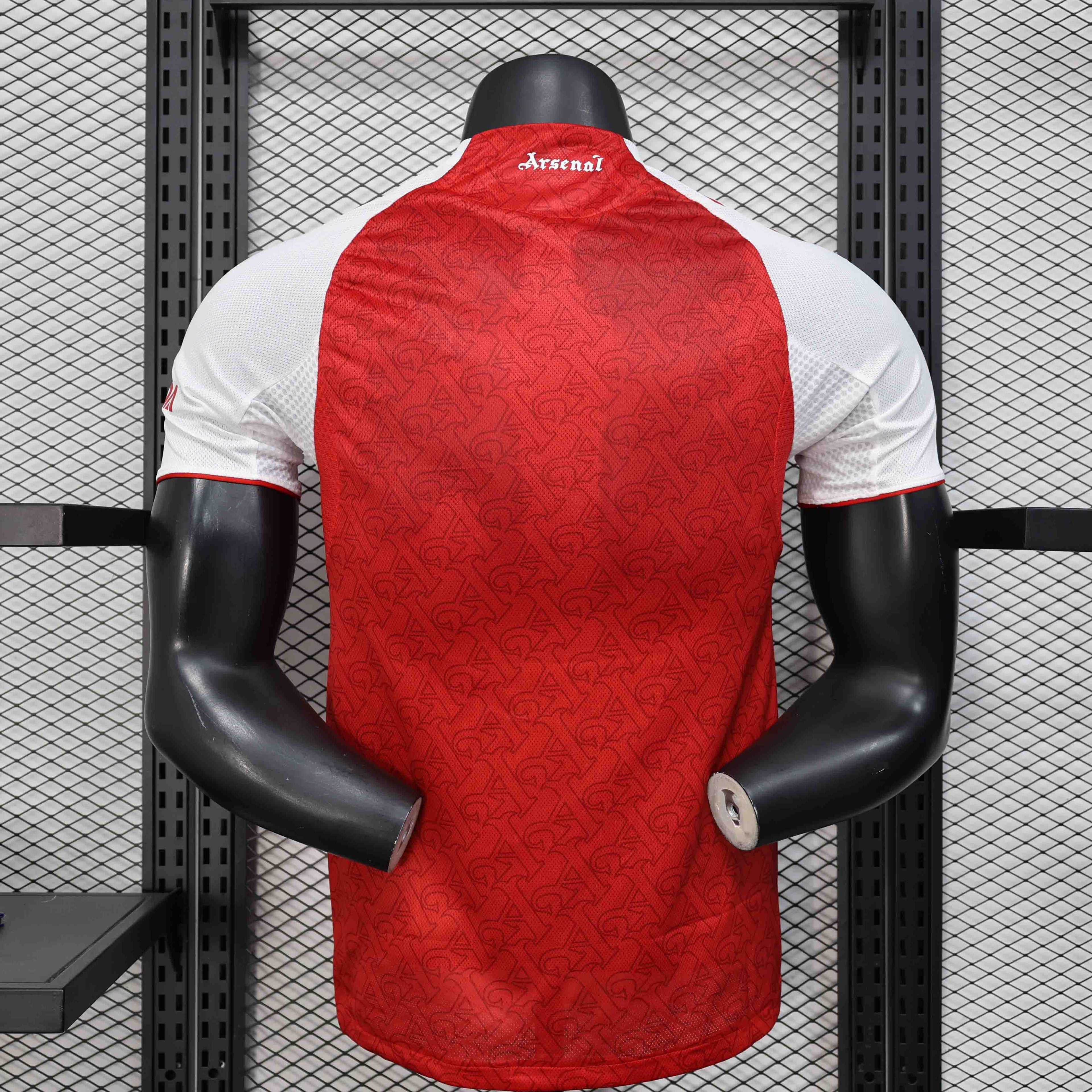 Maillot Arsenal 2025/26 Le 12 -ème Maillot, maillot de football avec logo et design officiel, vue de face.