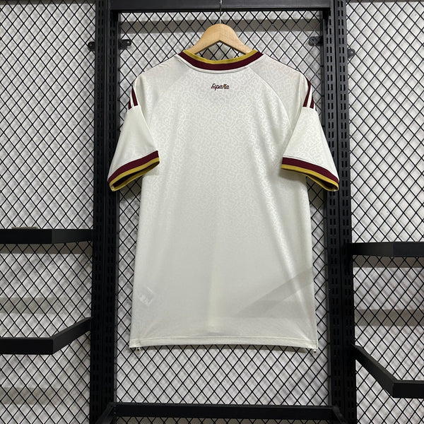 Maillot de football Espagne 2 étoiles pour enfants, marque Le 12 ème Maillot, affiché avec design bleu et rouge.