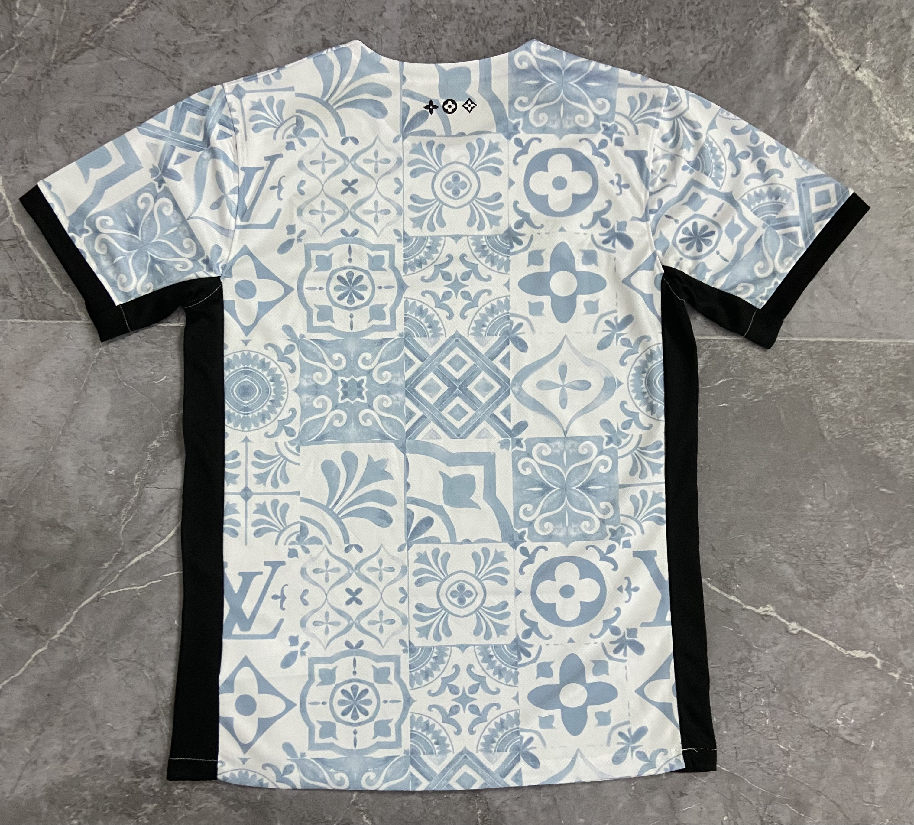 Maillot Portugal 24/25 blanc Le 12 -ème Maillot, maillot de football officiel avec logo et détails.