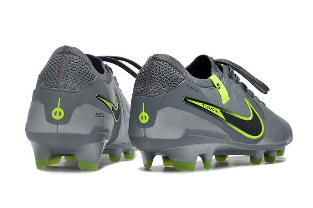 Crampons Tiempo Legend X Elite de Le 12 -ème Maillot, fixation robuste pour chaussures de football, en acier avec crampons métalliques.