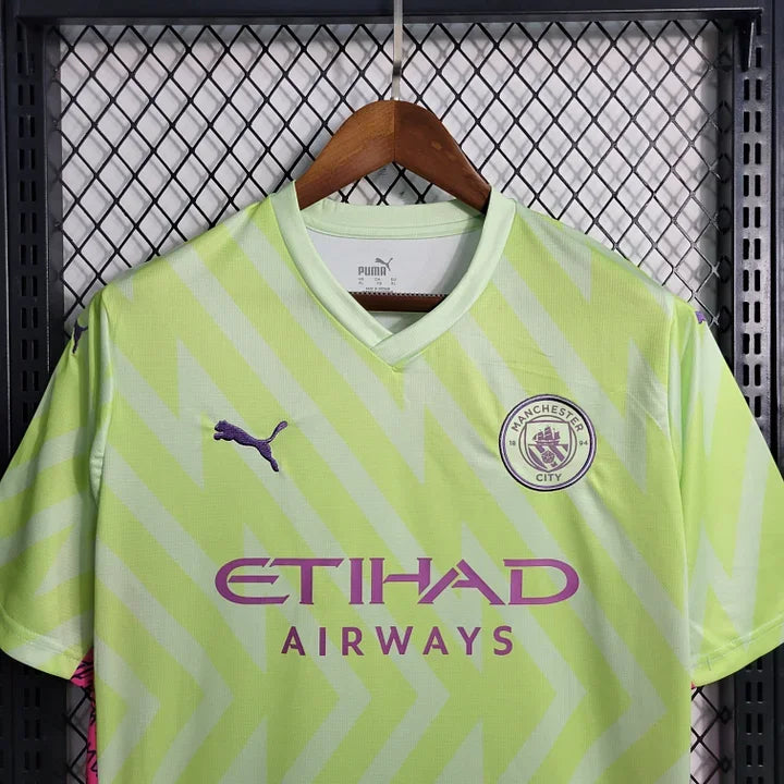 Maillot de gardien Manchester City 2023 2024 Le 12 -ème Maillot, maillot de football avec logo et détails de l'équipe.