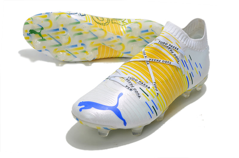Crampons Future Z 1.1FG de Le 12 -ème Maillot, fixation robuste pour l'alpinisme, avec piquets métalliques et attaches sécurisées.