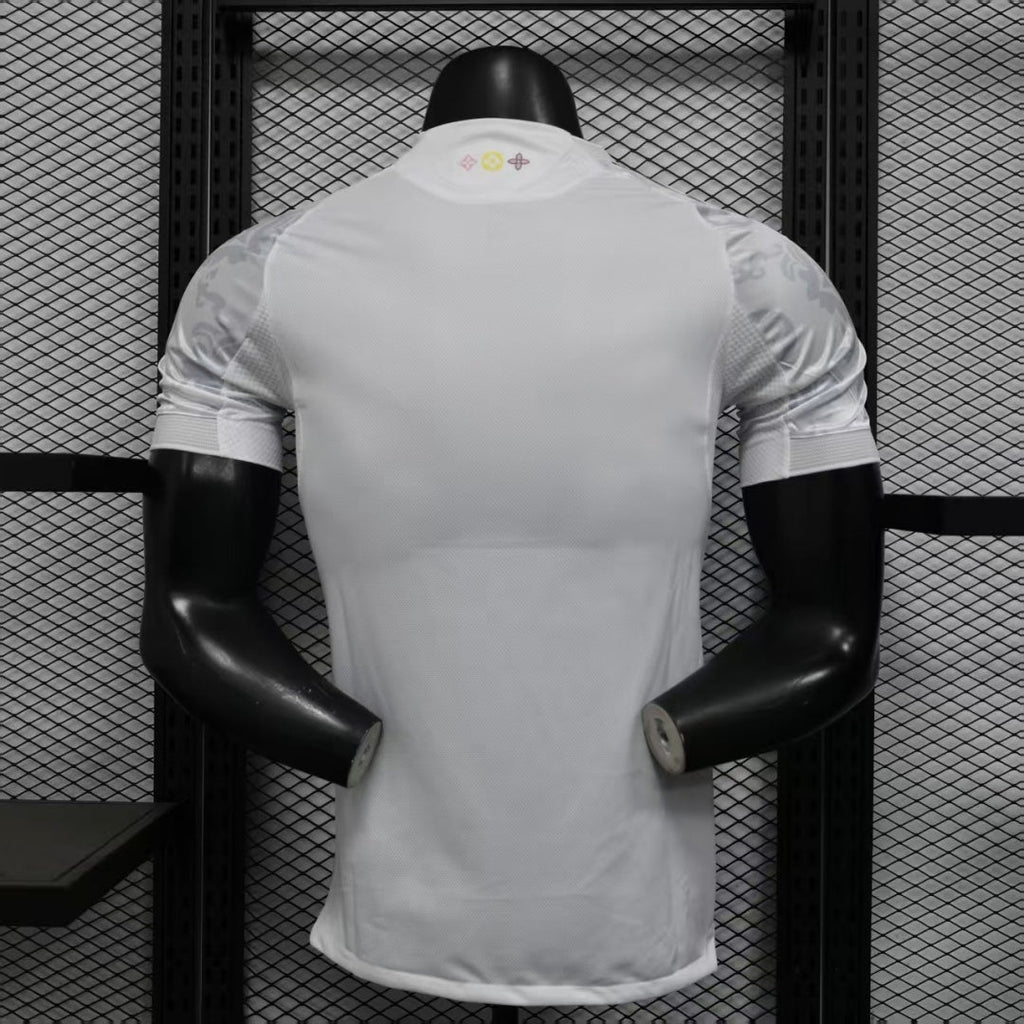 Maillot Real Madrid LV 25/26 Le 12-ème Maillot, maillot spécial joueur, blanc avec logo Real Madrid et détails en bleu