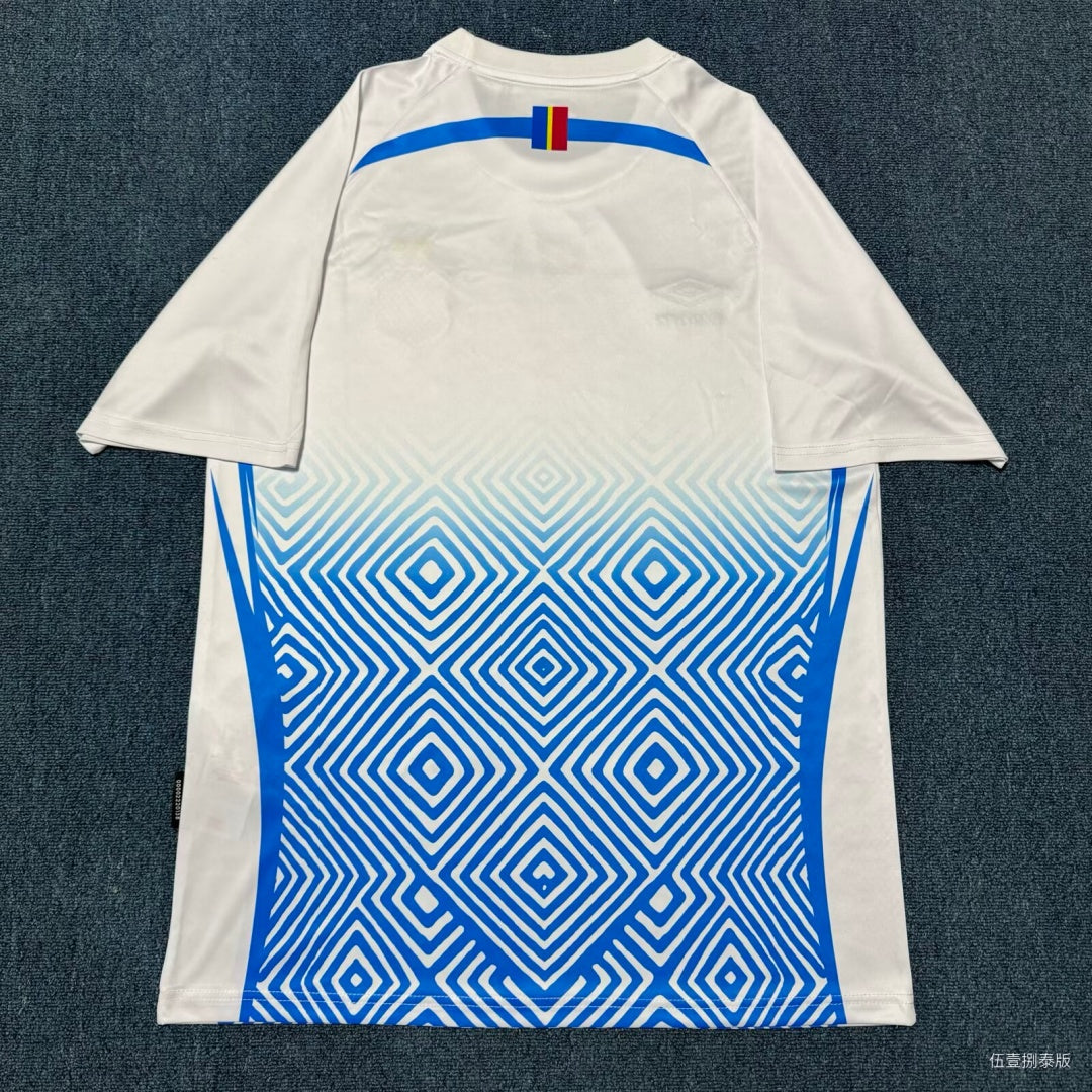 Maillot de football 25/26 Congo Extérieur Le 12 -ème Maillot, maillot coloré avec logo et détails du design extérieur.