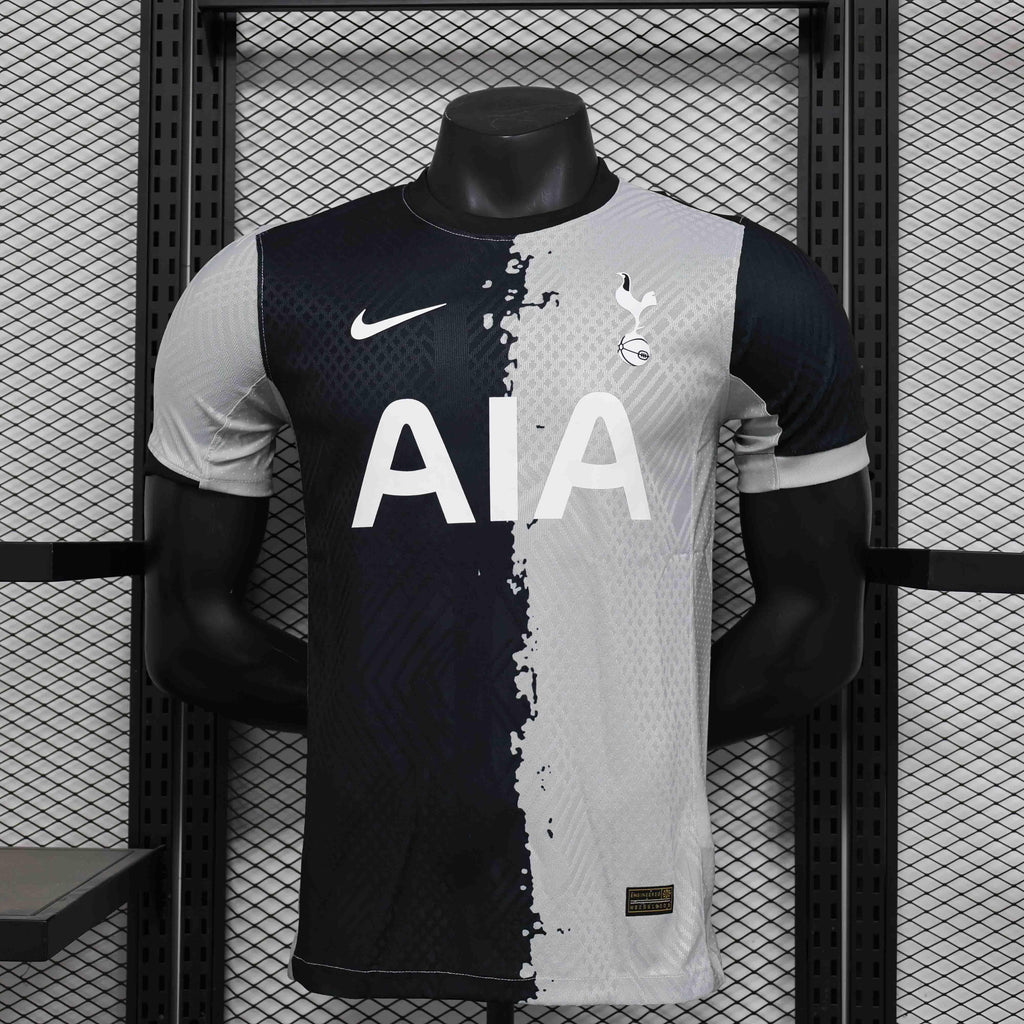 Maillot Tottenham Concept 2024-25 de Le 12 -ème Maillot, maillot de football avec logo et design moderne, vue frontale.