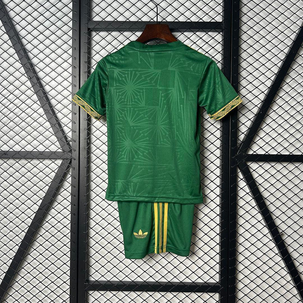 Kit enfant Mexique concept 2025 de Le 12 -ème Maillot, maillot coloré avec logo et détails du design.