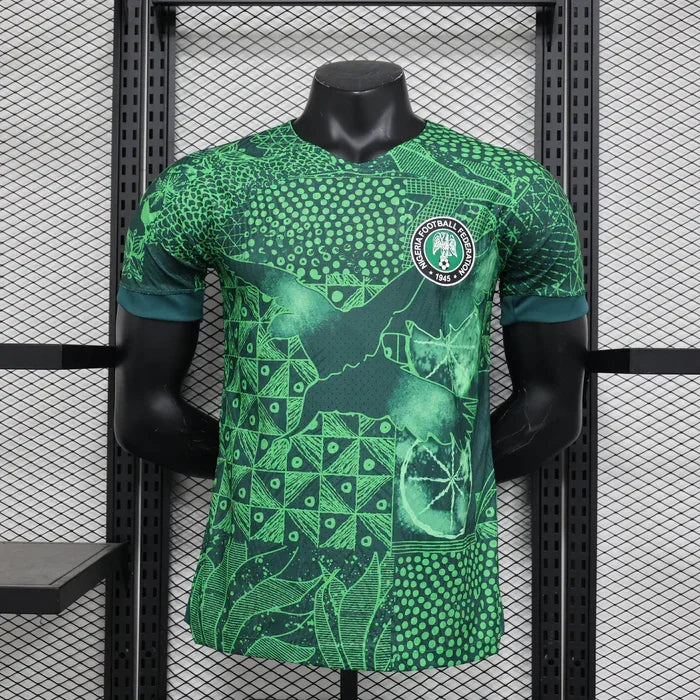 Maillot Nigéria 2023-2024 domicile version joueur de la marque Le 12 -ème Maillot, vue de face avec détails du design.