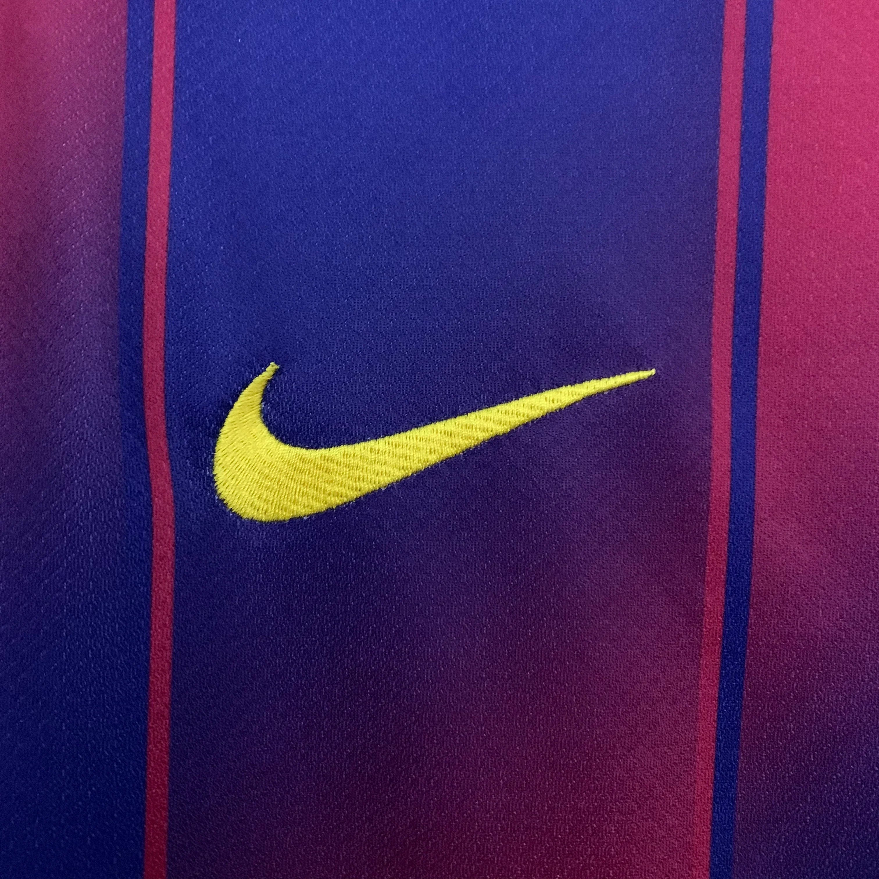 Maillot domicile FC Barcelone 2025/26 Le 12 -ème Maillot, maillot de football bleu avec le logo du club et détails du design.