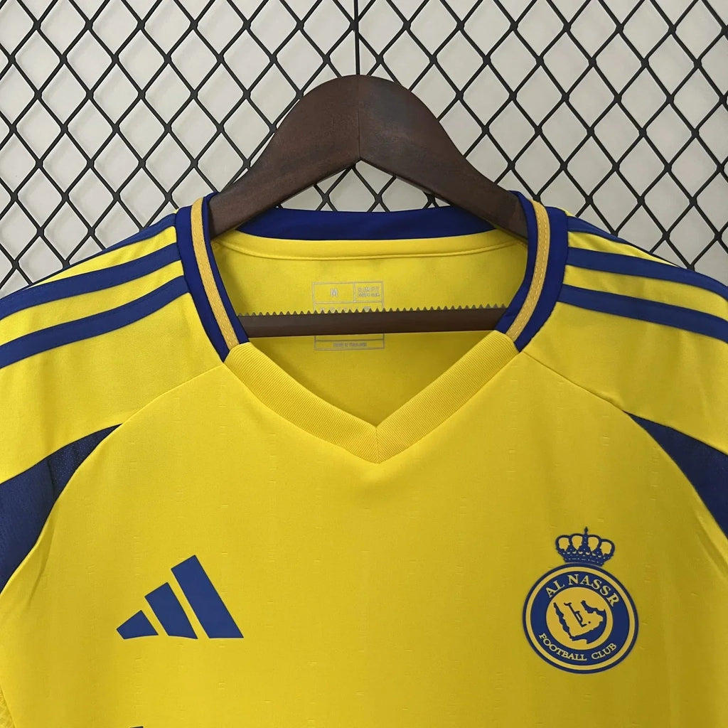 Maillot domicile AL NASSR 2024-2025 de Le 12 -ème, maillot de football avec logo et design de l'équipe.