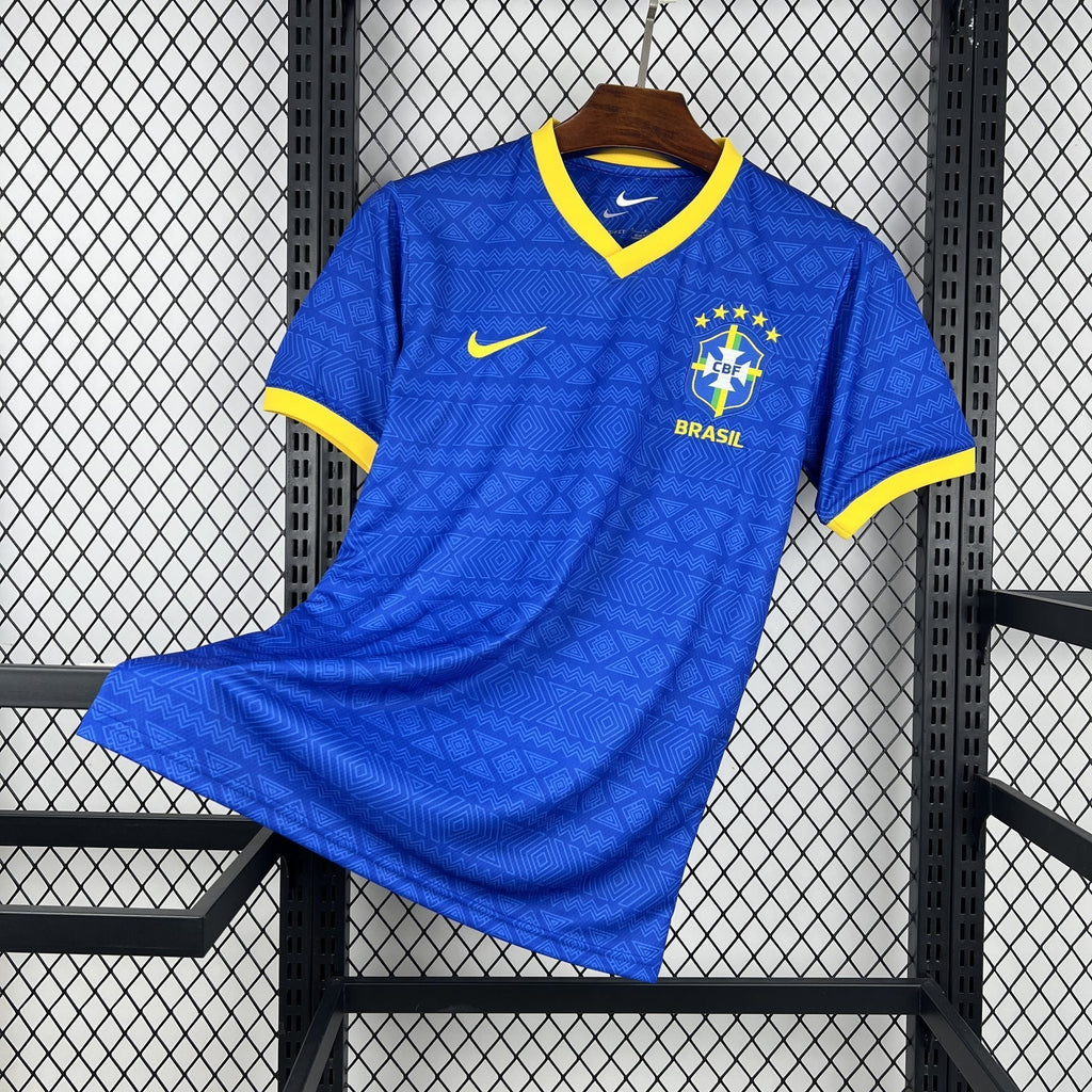 Maillot de football Brésil Concept 2026 de Le 12 -ème Maillot, maillot sportif avec couleurs vives et logo du Brésil.
