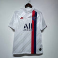 Maillot extérieur rétro du PSG 2019-2020, marque Le 12 -ème Maillot, avec logo et design vintage visible sur le maillot.