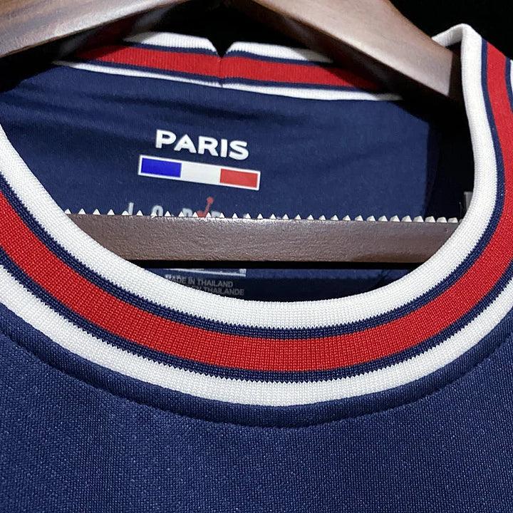 Maillot domicile Paris Saint-Germain 21/22 Le 12ème Maillot, maillot de football avec logo et couleurs officielles du PSG.