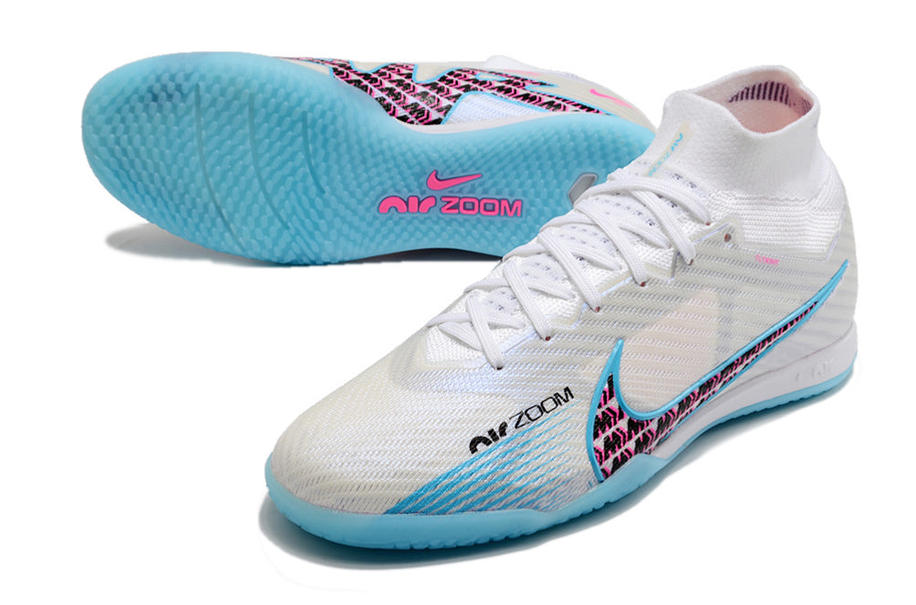 Crampons Mercurial Superfly IX Elite de la marque Le 12-ème Maillot, avec pointes en acier et design léger pour football.