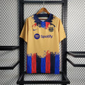 Maillot concept FC Barcelone 2023 par Le 12, maillot de football avec logo et design innovant, vue de face.