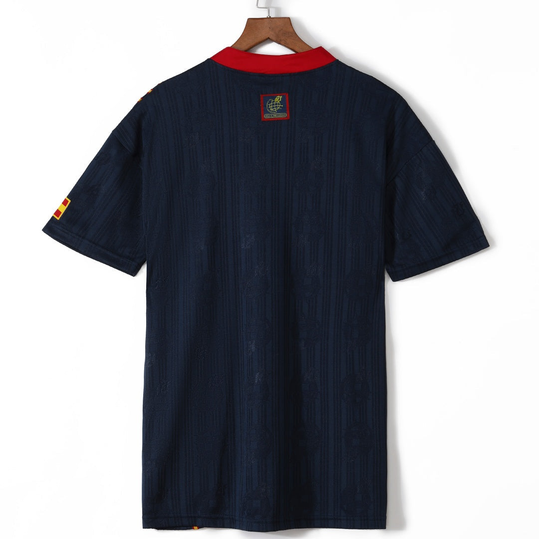 Maillot extérieur de 1996 de l'Espagne, style rétro, marque Le 12, avec design vintage et détails authentiques.