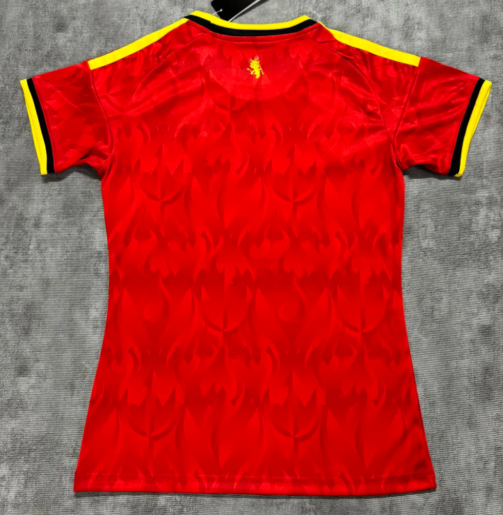 Maillot domicile femme Belgique 25/26, marque Le 12-ème, avec logo et couleurs traditionnelles du drapeau belge.