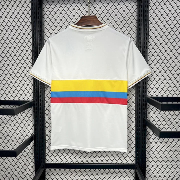 Maillot de football Colombie 100 ans 2024/25, Le 12 -ème Maillot, vue front avec logo et design spécial anniversaire