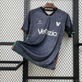 Maillot de football Venezia 2025-26 Le 12 -ème Maillot, maillot de sport avec logo et couleurs officielles.