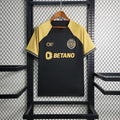 Maillot Sporting saison 2023-2024 édition limitée Le 12 -ème Maillot, devant avec logo et détails colorés, en tissu sportif.