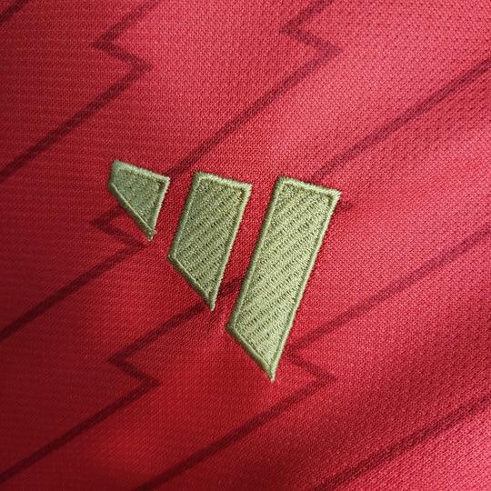 Maillot domicile Arsenal 2023-2024 Le 12 –ème Maillot, maillot de football avec logo et couleurs officielles de l'équipe.