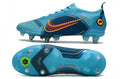 Crampons Mercurial Superfly IX Elite de Le 12 -ème Maillot, vue de face avec crampons en acier, pour football ou sports outdoor