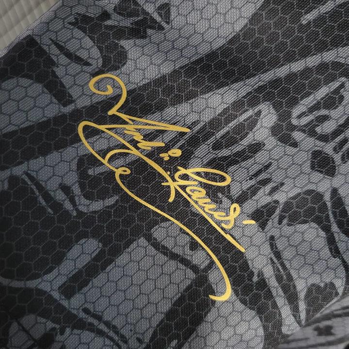 Maillot FC Barcelone 2023-2024 édition spéciale, Le 12, vue de face avec logo du club et design unique.
