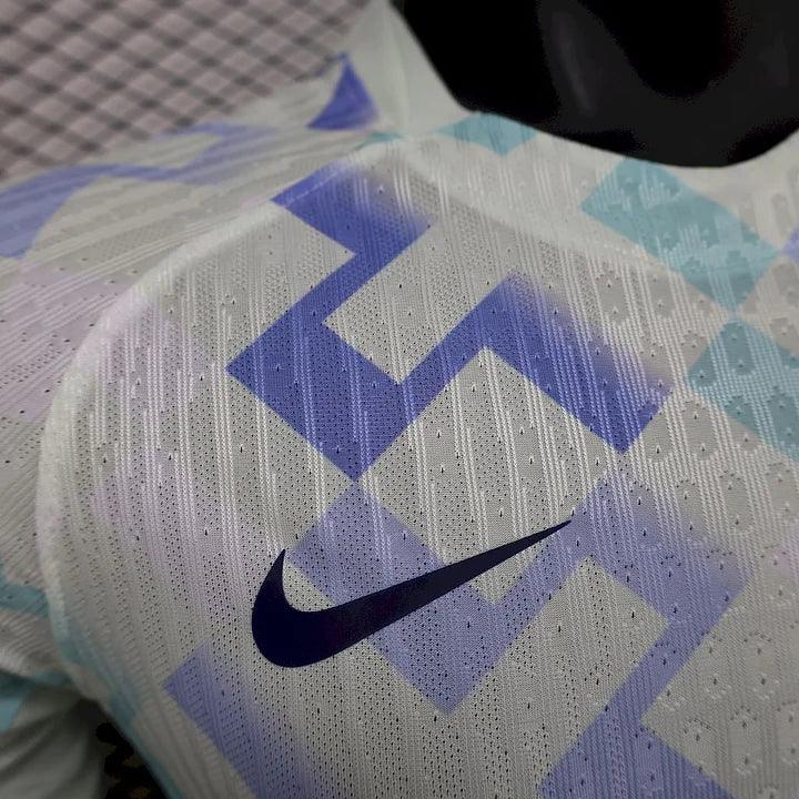Maillot de football Inter Milan 2025-2026, modèle Le 12-ème Maillot, vue de face avec logo et design distinctif.