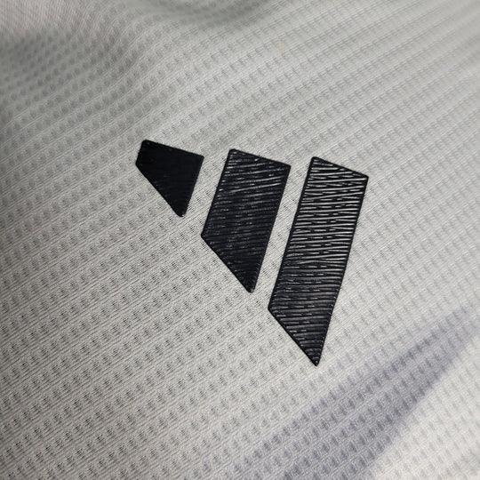 Maillot de football Japon Le 12 -ème Maillot 2023-2024, maillot de sport avec logo du Japon, détails du design.