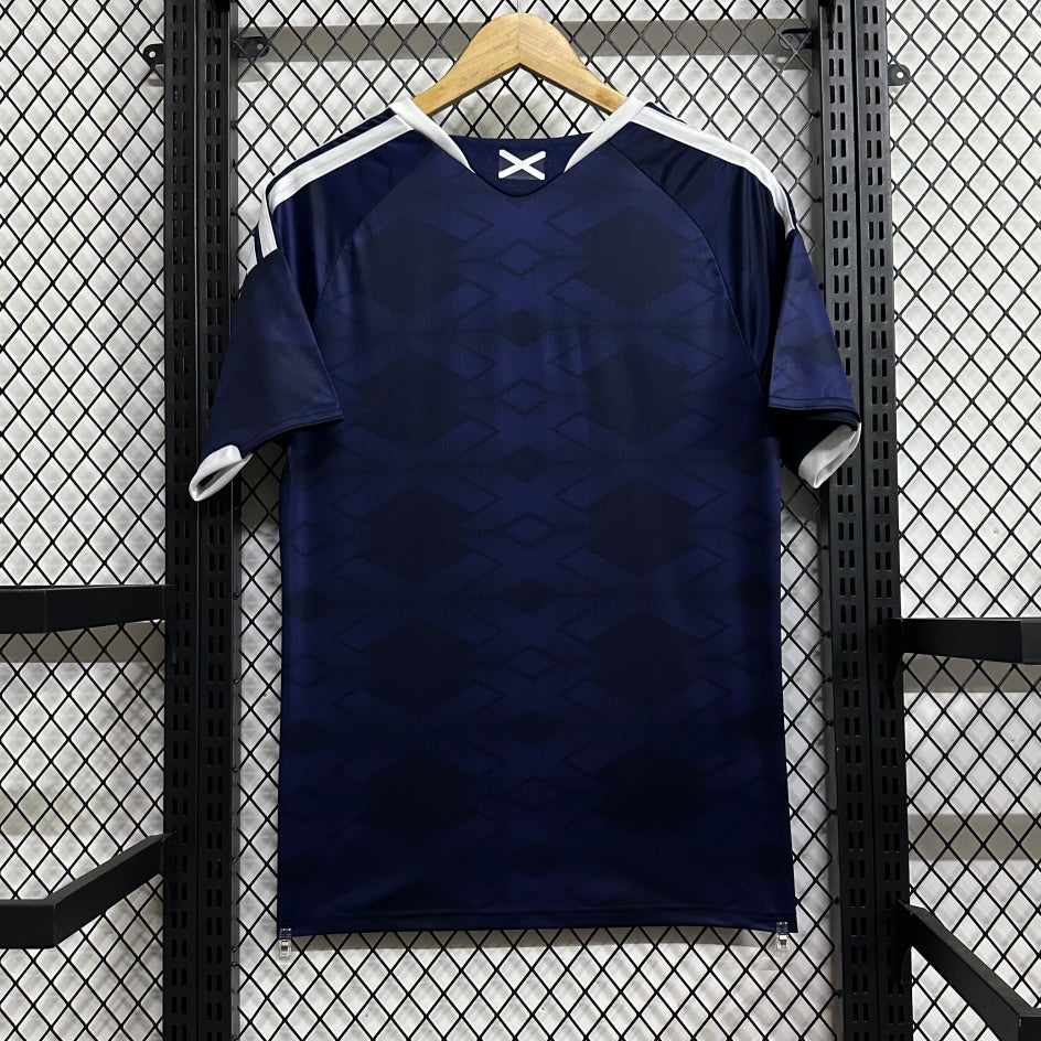 Maillot domicile 25/26 de l'Écosse, Le 12 -ème Maillot, vue du maillot avec logo et détails de l'équipe nationale écossaise