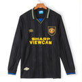 Maillot extérieur rétro Manchester United 1993-1994 à manches longues, marque Le 12 -ème Maillot, vue de face sur le modèle.