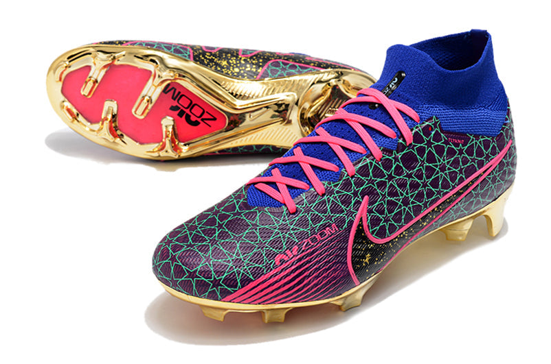 Crampons Mercurial Superfly IX Elite pour football, fixation solide et design performant, visibles sur fond neutre.