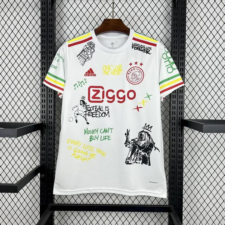 Maillot de football Ajax Amsterdam Le 12 -ème avec motif Bob Marley, équipe 2025-2026, vue de face.