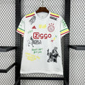 Maillot de football Ajax Amsterdam Le 12 -ème avec motif Bob Marley, équipe 2025-2026, vue de face.