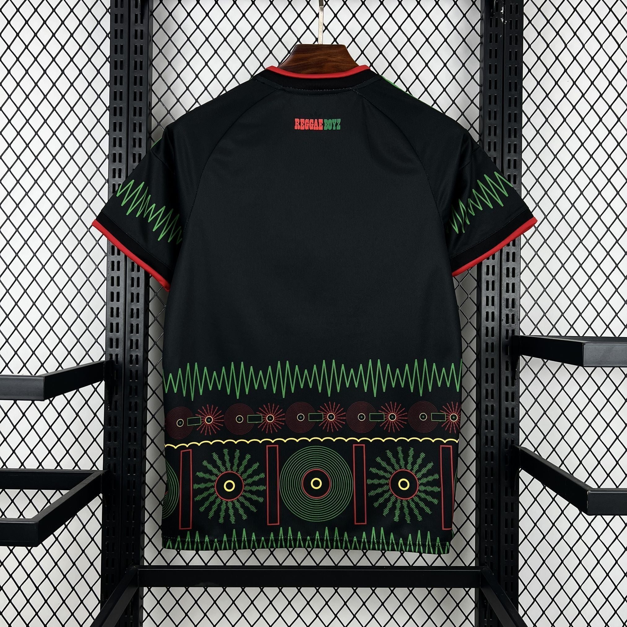 Maillot Jamaique extérieur Coupe du Monde 2026 de la marque Le 12 -ème Maillot, vue de face avec logo et détails colorés