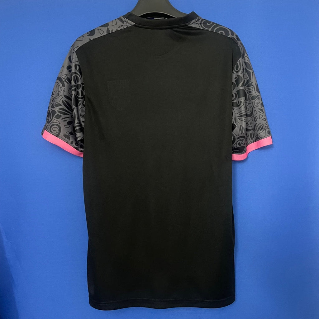 Maillot de football FC Filastin 24/25 noir, marque Le 12 -ème Maillot, avec logo et détails sportifs visibles.