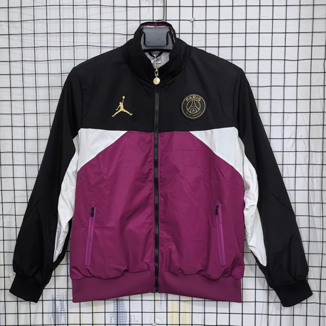 Veste coupe-vent réversible Le 12 -ème Maillot PSG, tissu léger avec logo PSG visible sur la façade et l'arrière