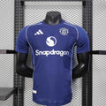 Maillot Manchester United concept 2025-26 de la marque Le 12 -ème Maillot, vue front avec logo et design moderne