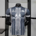 Maillot gris Marseille 25/26 pour joueur, marque Le 12 -ème Maillot, vue front avec logo et détails du maillot.