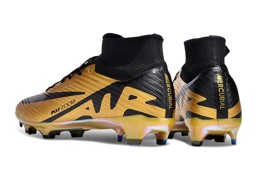 Crampons Mercurial Superfly IX Elite pour football, semelles avec pointes en métal pour traction sur terrain.