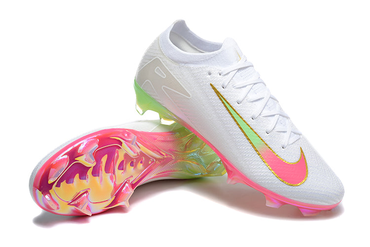 Crampons Mercurial Superfly IX Elite de Le 12 -ème Maillot, vue des pointes et de la semelle pour football.